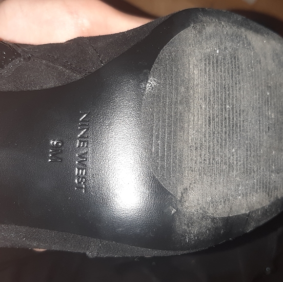 Nine west suede 4" heel black ankle booties boots - Picture 5 of 8